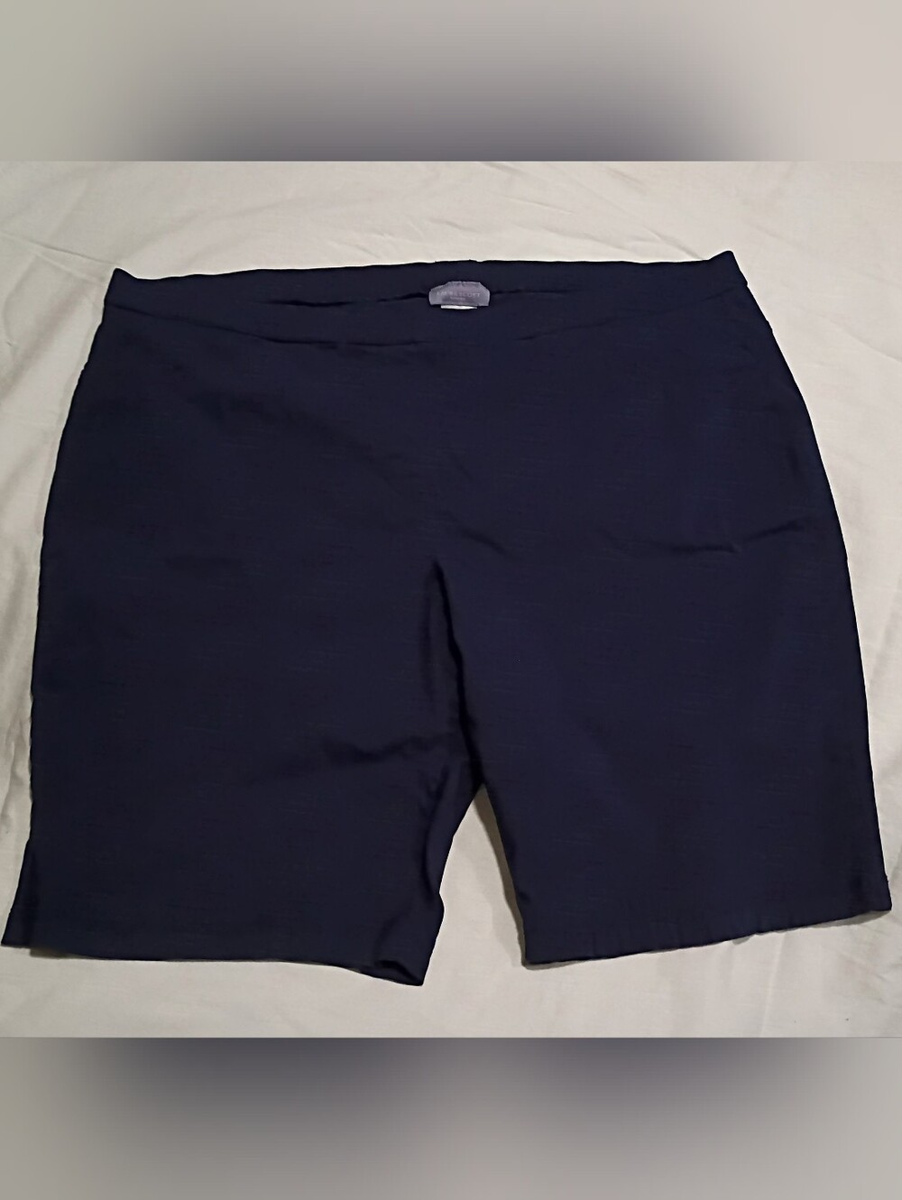 Laura Scott Dark Navy Bermuda Shorts 2x